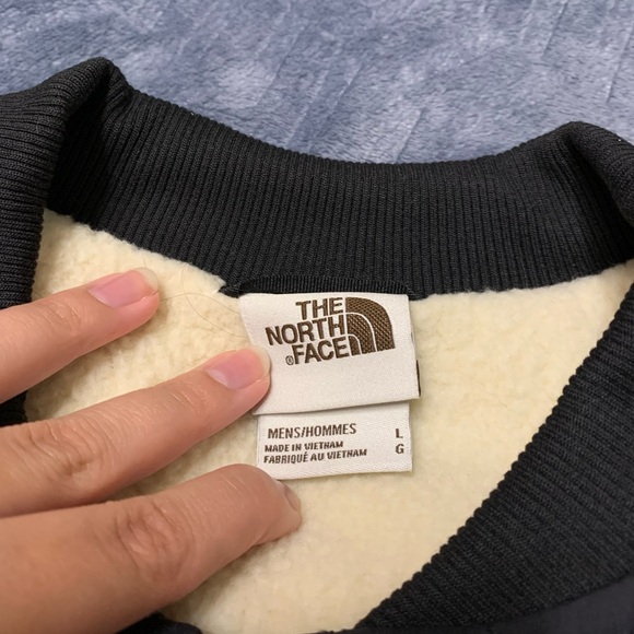 Men’s North Face Vest - Picture 2 of 6